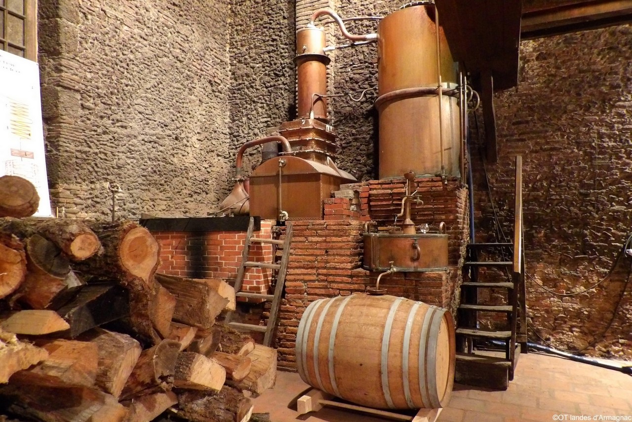 ©OT Landes d'armagnacLandes-d-Armagnac---alambic-d-Ognoas---Arthez-d-Armagnac-Distillation_3