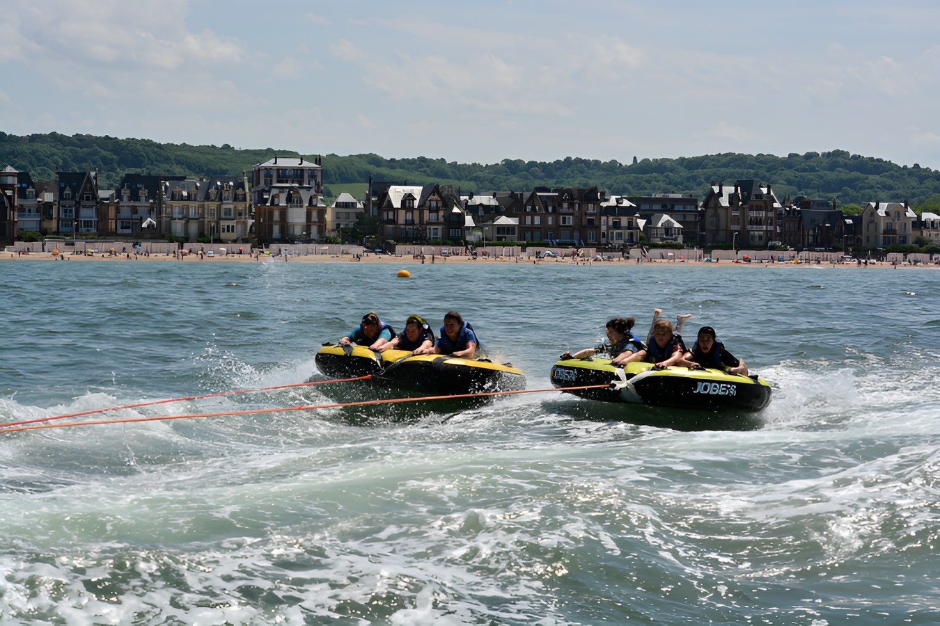 www.activitesnautiques.frBouées tractées