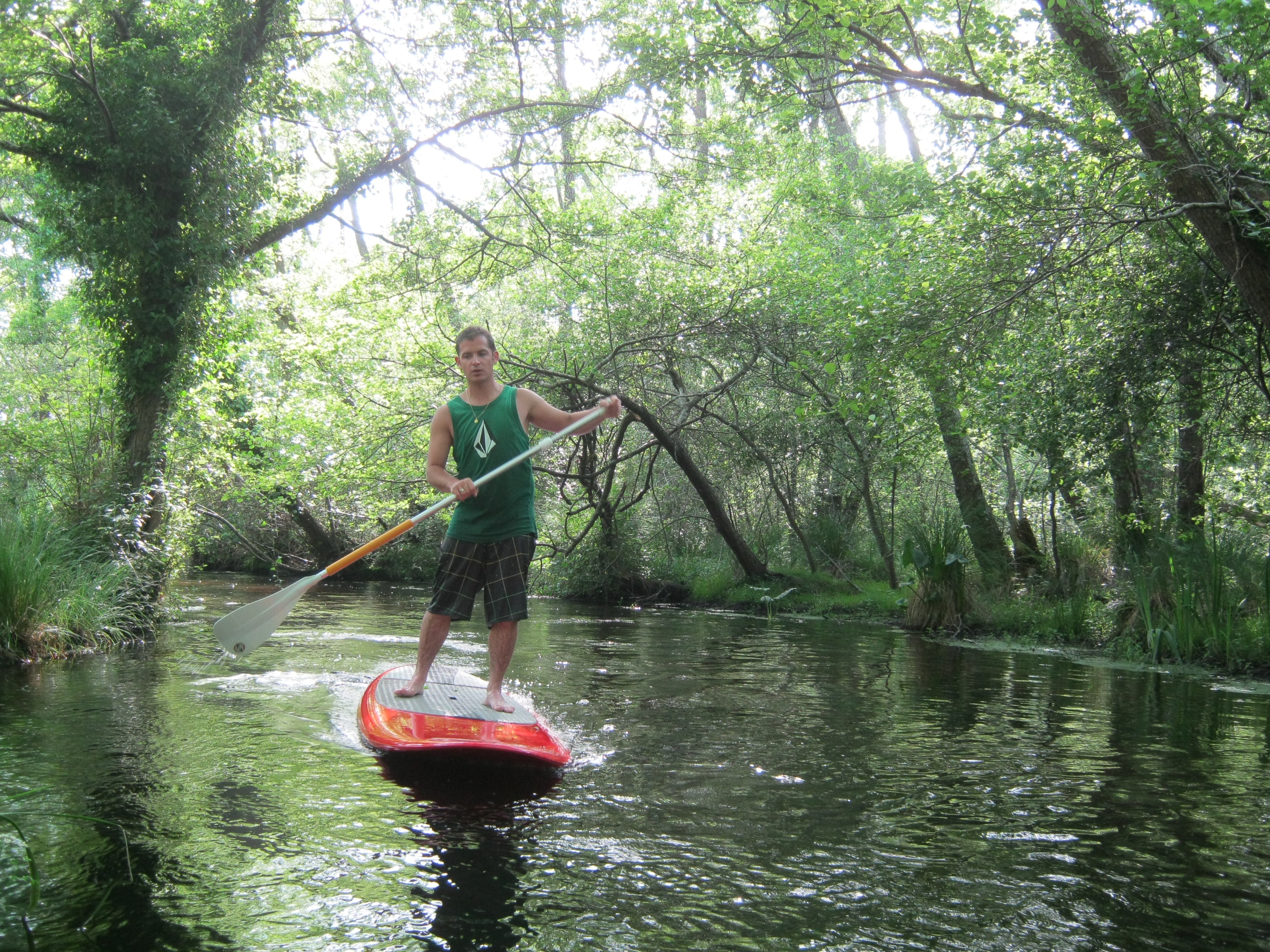BayardLEON_Canoe surfing_paddle rivière