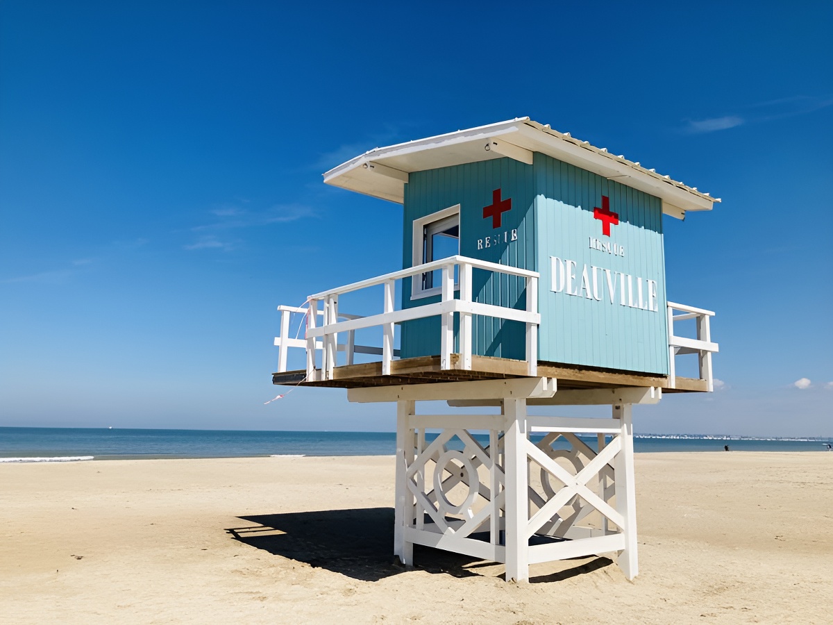 Le petit Phare - DeauvilleLa célèbre plage Deauville