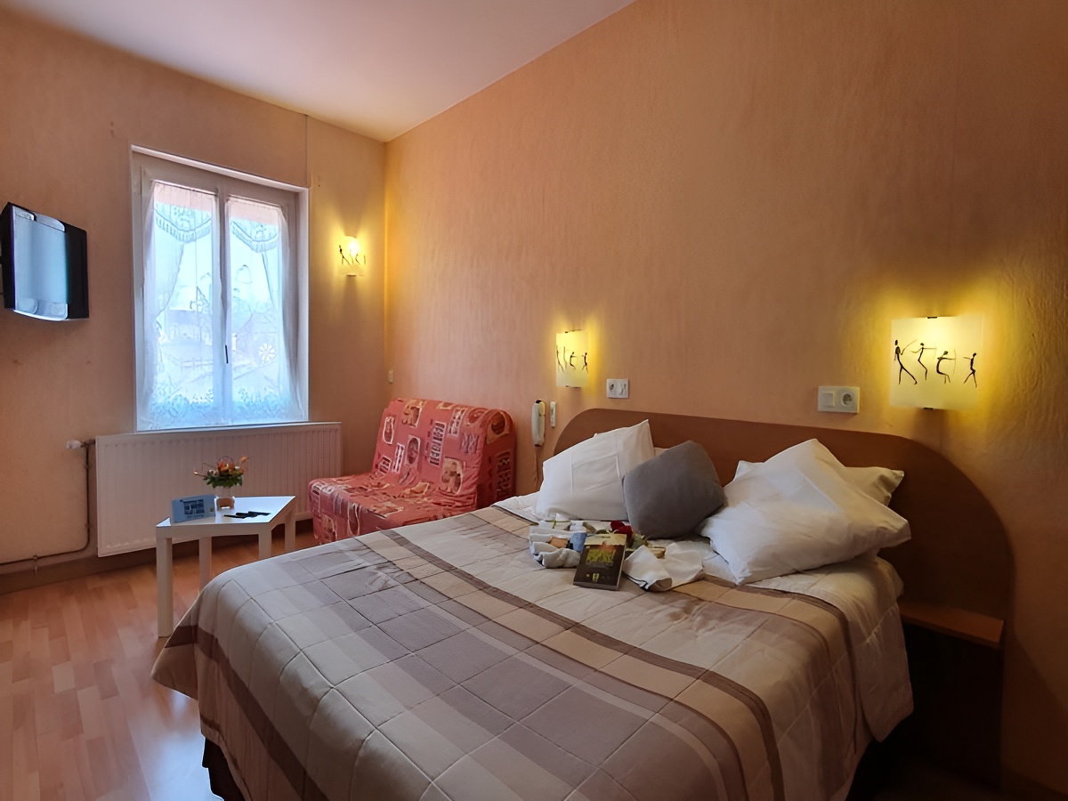 Logis Les AgriculteursLogis Les Agriculteurs 14170 -Chambre Espace-2