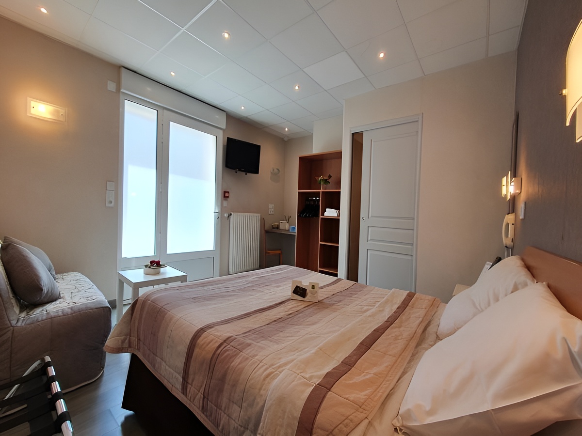 Logis Les AgriculteursLogis Les Agriculteurs 14170 -Chambre Espace-3