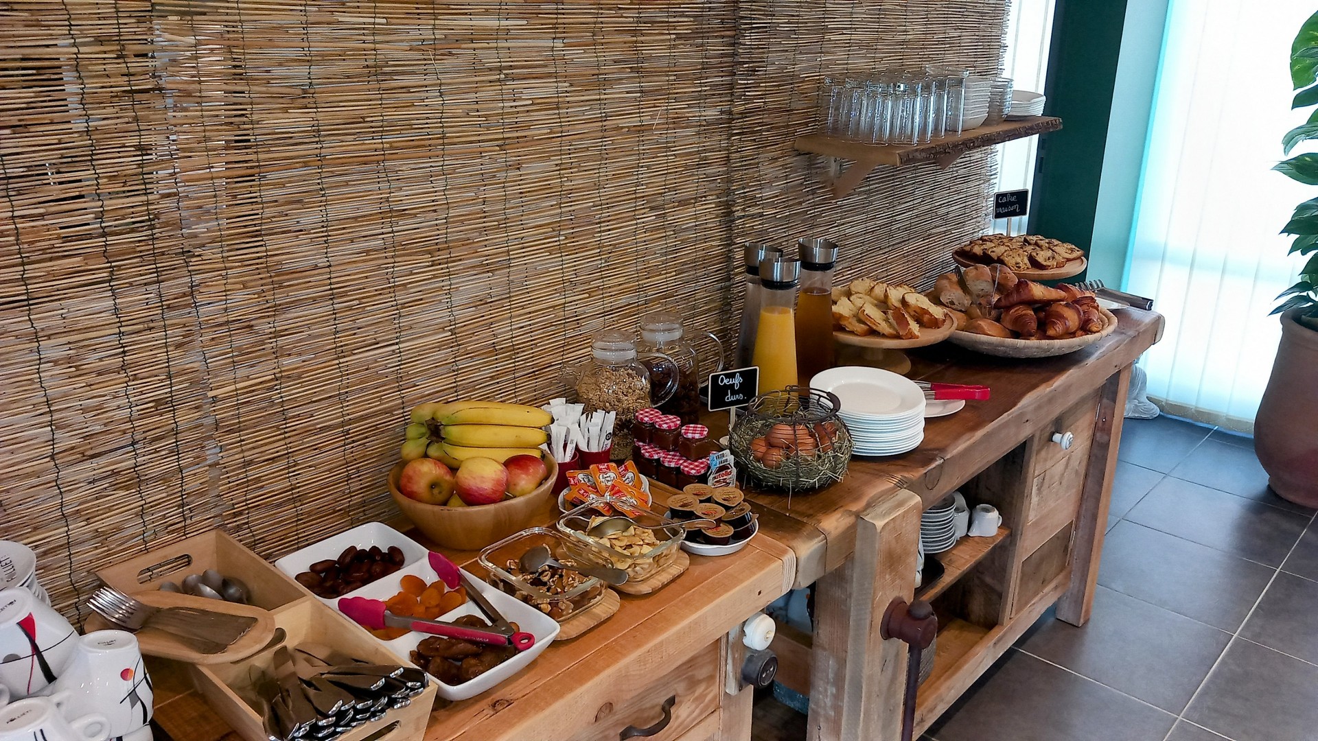 Les Jardins de l'océanLes jardins de l'océan  Buffet de la salle de petit déjeuner