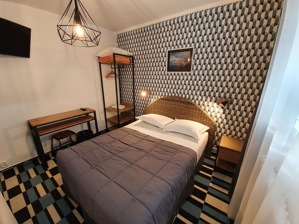 PROPRIETAIREles-pieux-hotel-les-pieux-4