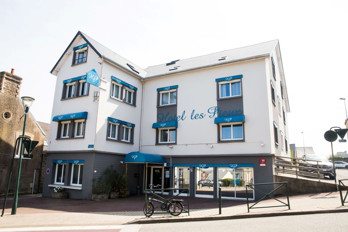 PROPRIETAIREles-pieux-hotel-les-pieux-9