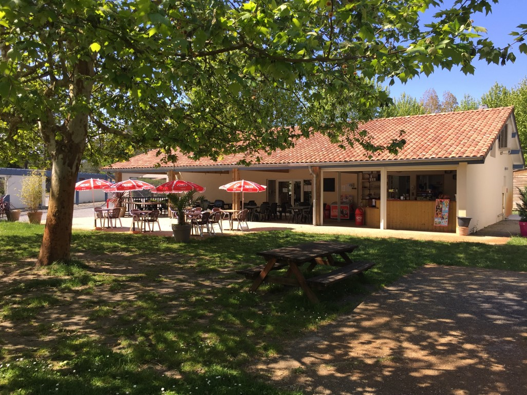 Camping les Pins Bleusles pins bleus resto