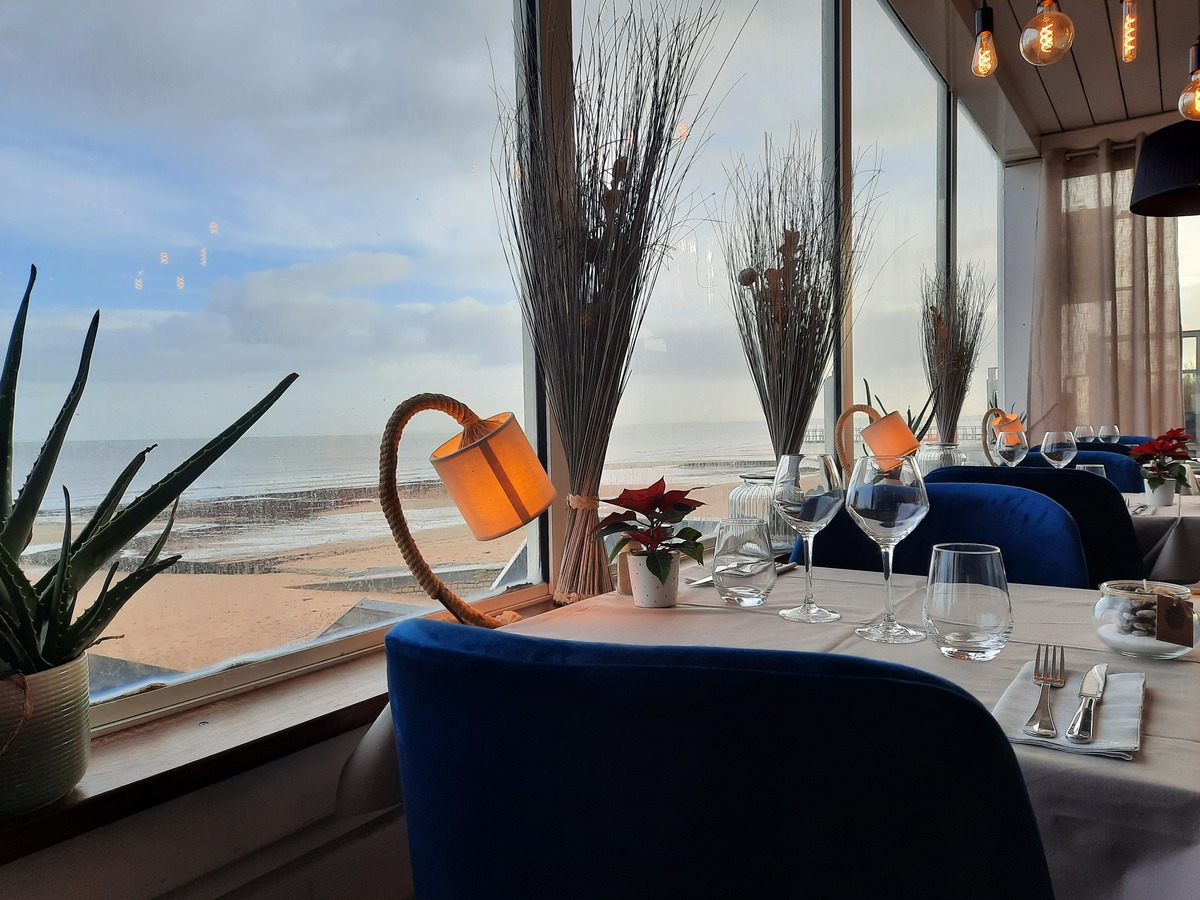 Nancy Picotles-terrasses-du-mini-golf-luc-sur-mer-credit-nancy-picot (2)
