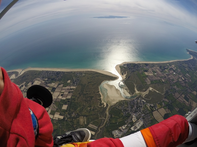PROPRIETAIRElessay-a-air-parachutisme-6