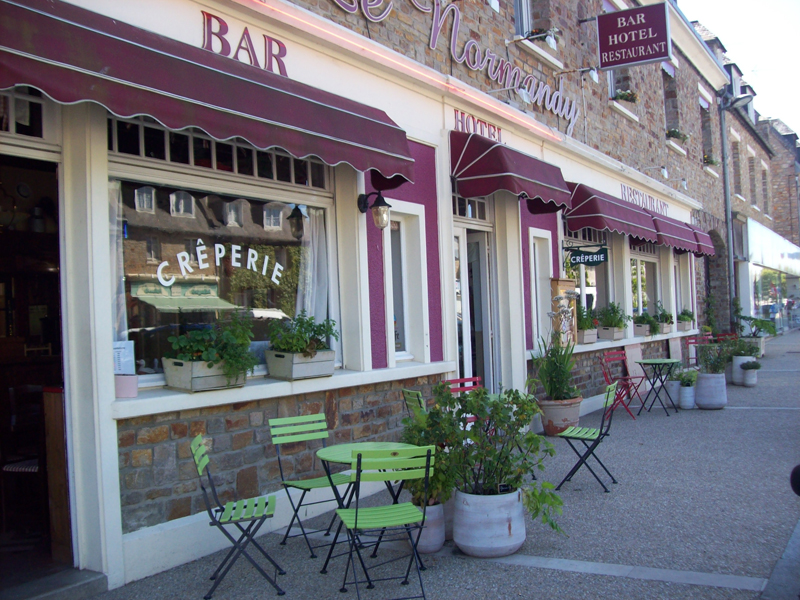 PROPRIETAIRElessay-hotel-restaurant-le-normandy-1