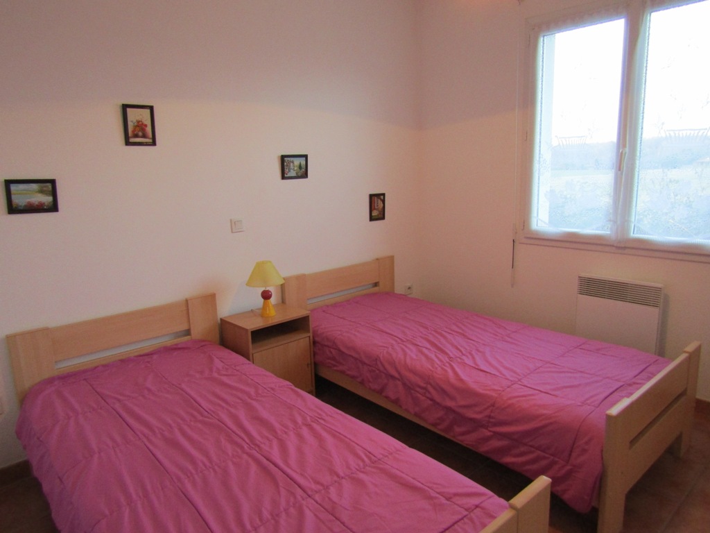 LestageLestage rouge - chambre 2lits 1pers