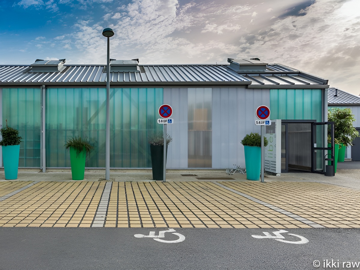 © ikki rawlibera-parking