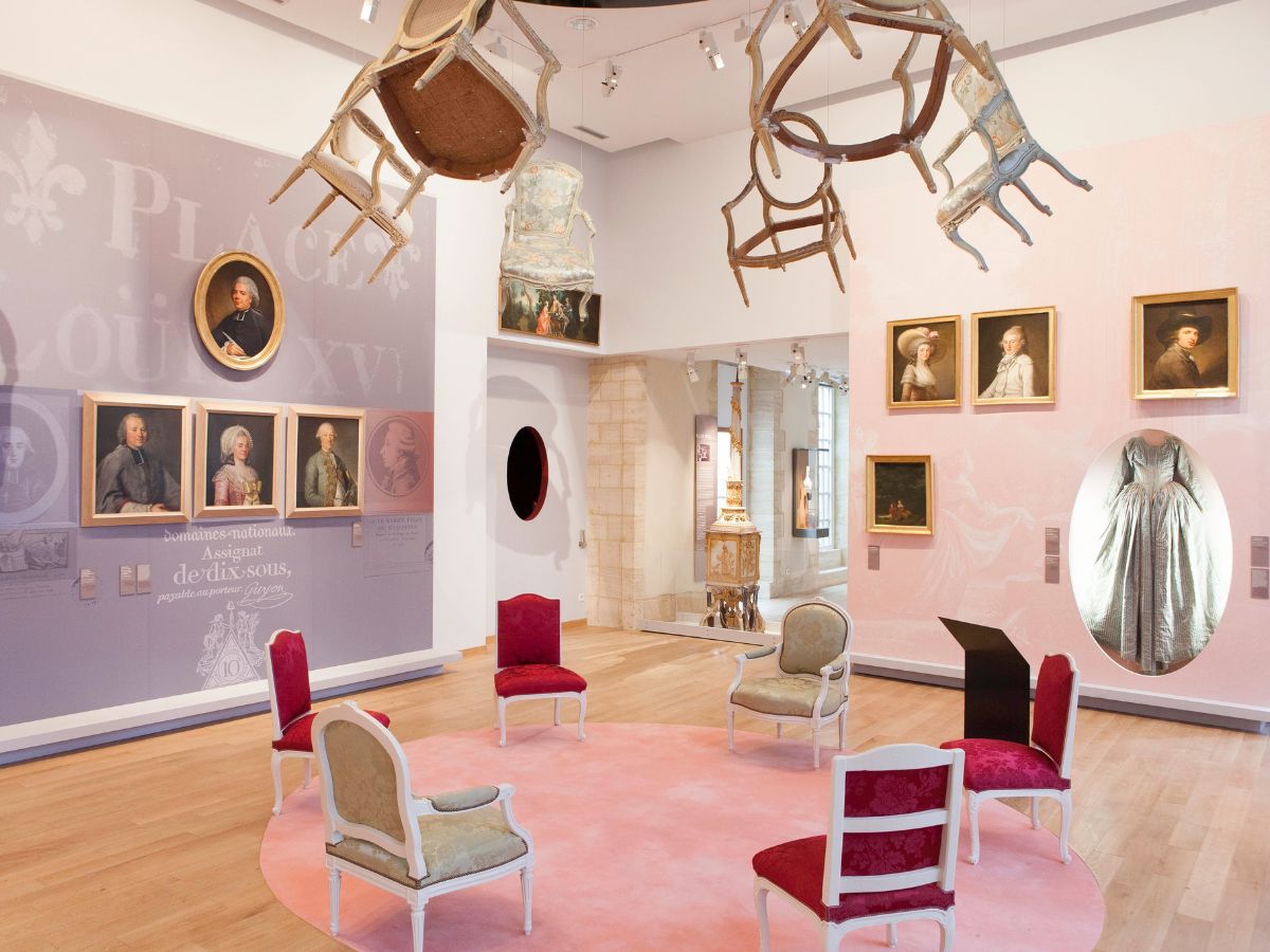 Bayeux MuseumMAHB salle XVIIIe siècle Bayeux Museum