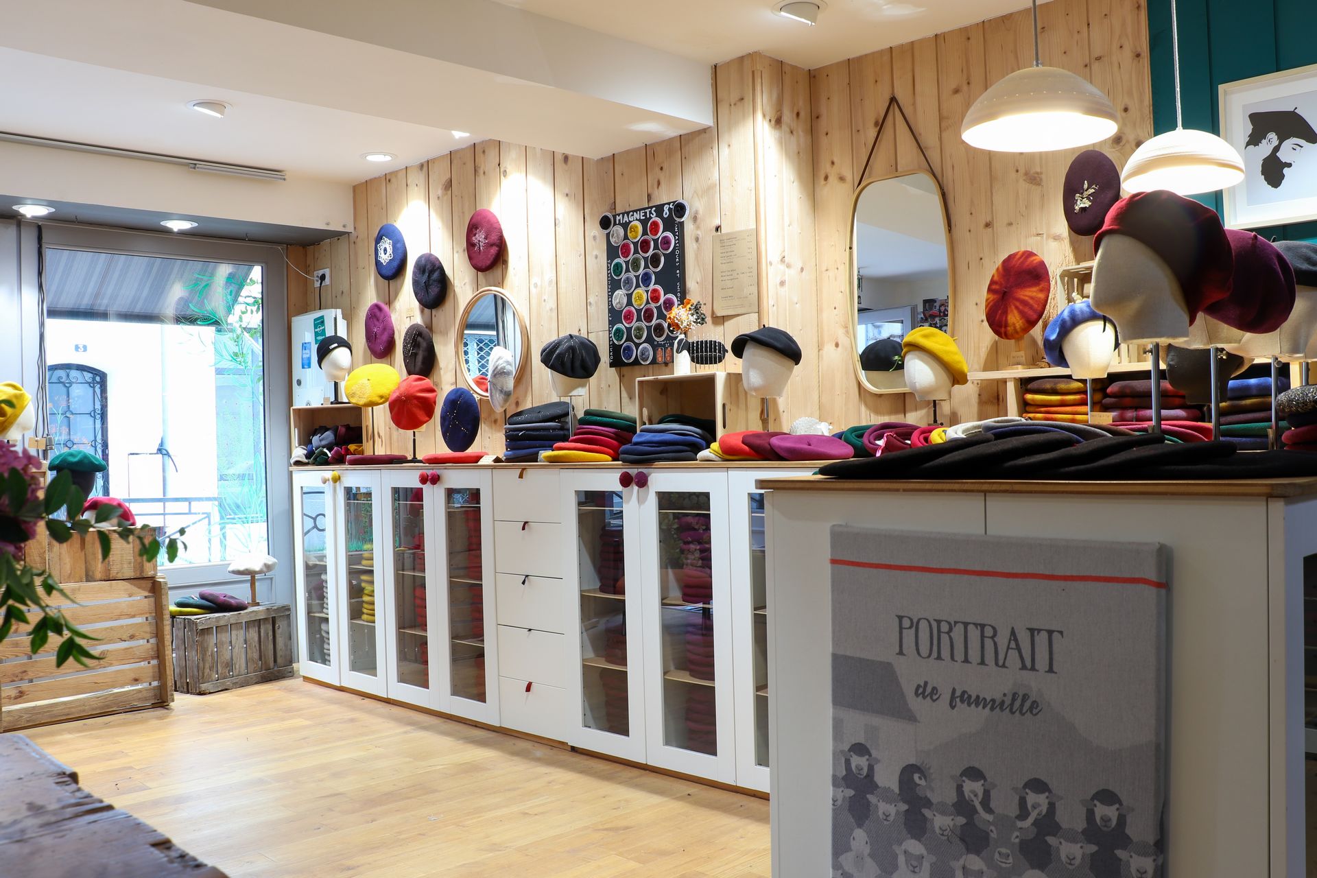 Cyril LarroutureManufacture de bérets11
