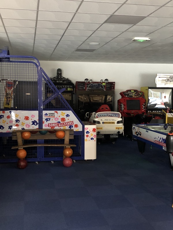 PROPRIETAIREMarcey-les-grèves-bowling-de-la-baie (3)