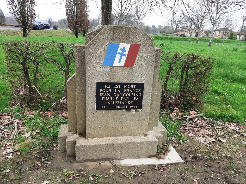 OT Terres de ChalosseMémorial Clauzon - stèle Dangoumau (2)