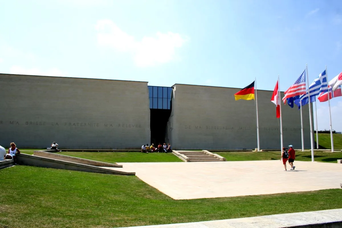 Loic_DurandMemorial_de_Caen-