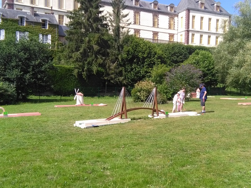 saintloagglotourismeminigolf_torigni_2