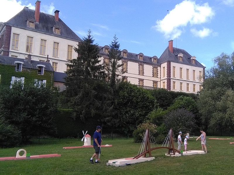 saintloagglotourismeminigolf_torigni_3