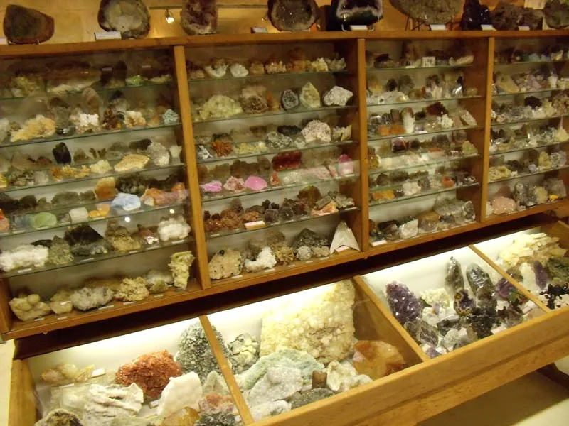 musée des minéraux et des fossiles à Gacé