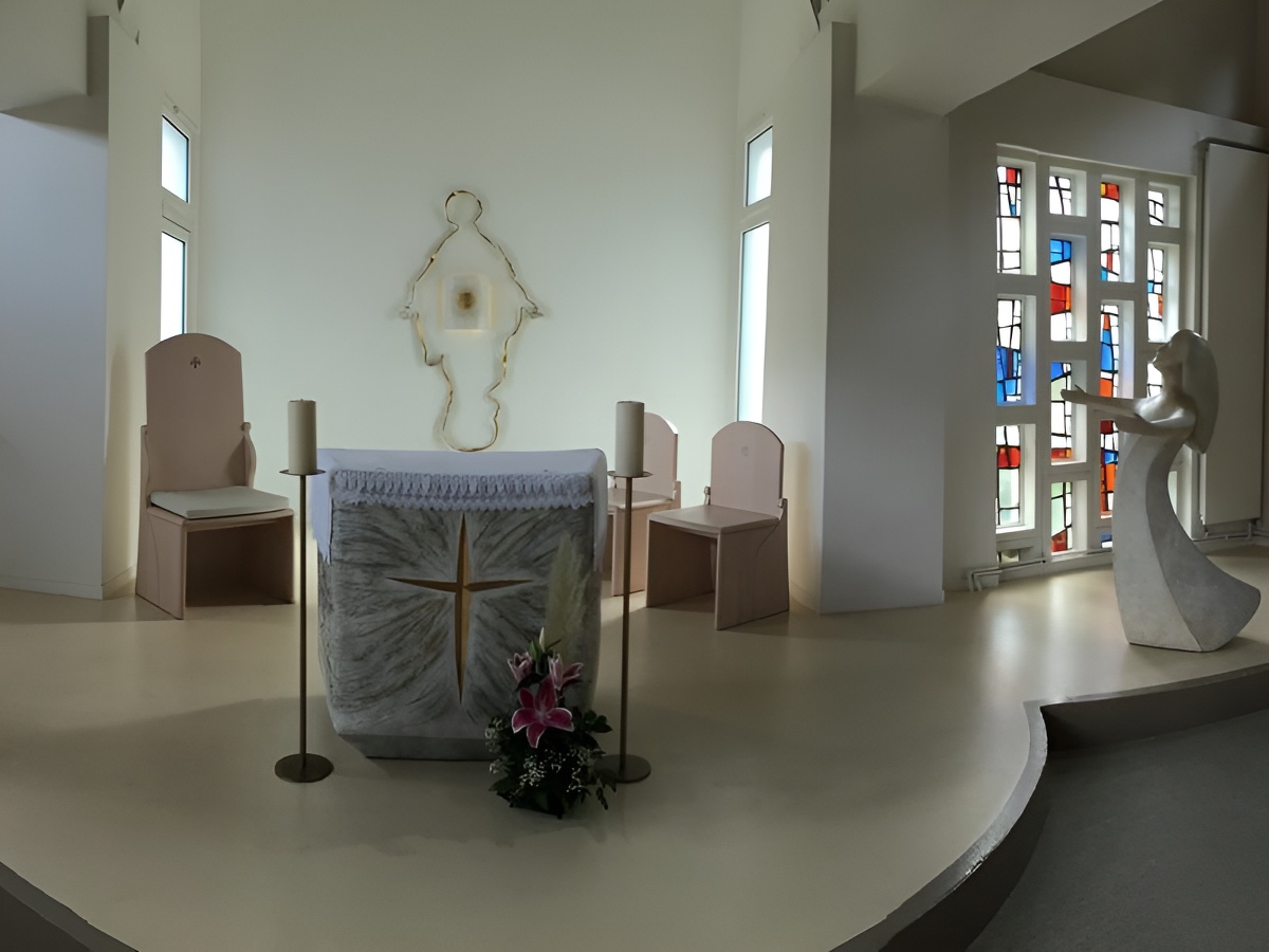 Sanctuaire de LisieuxN-D-du-Sourire-interieur