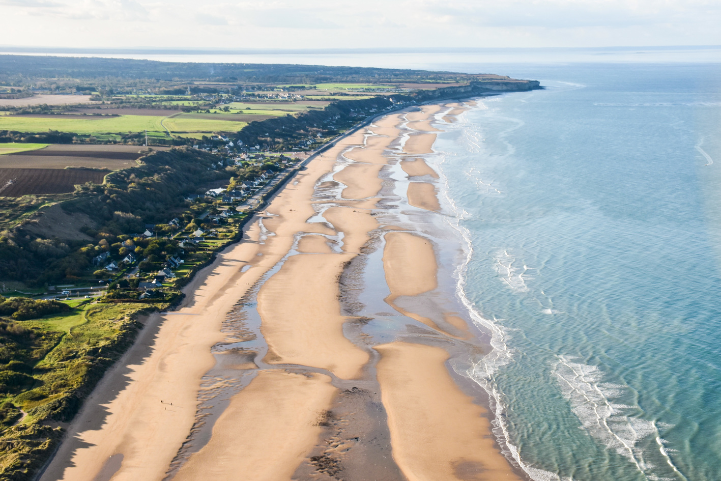 f.mathy@orange.frOmaha-Beach-vue-aerienne-credit-IsignyOmahaTourisme--2-