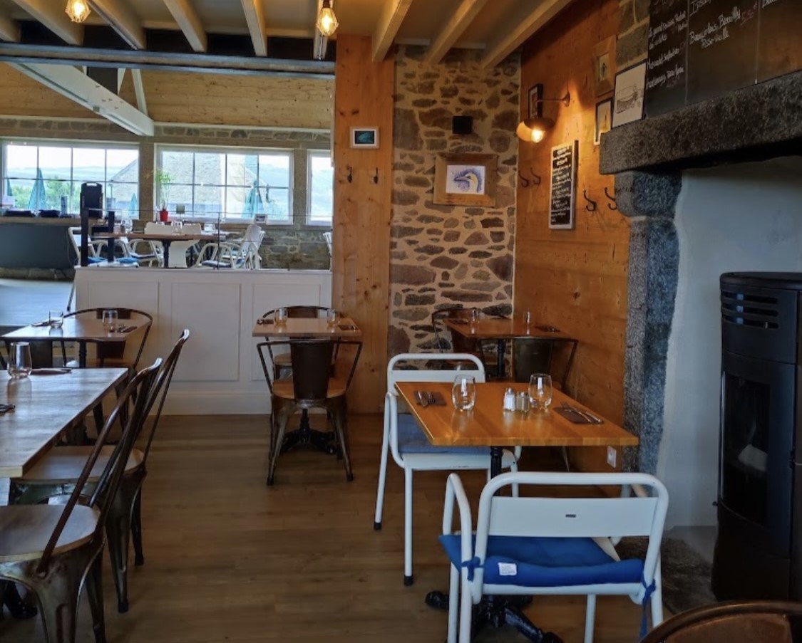 PROPRIETAIREla-hague-restaurant-o-p-tit-crabe-07