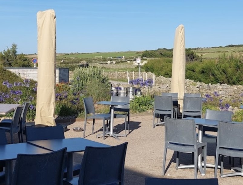 PROPRIETAIREla-hague-restaurant-o-p-tit-crabe-11