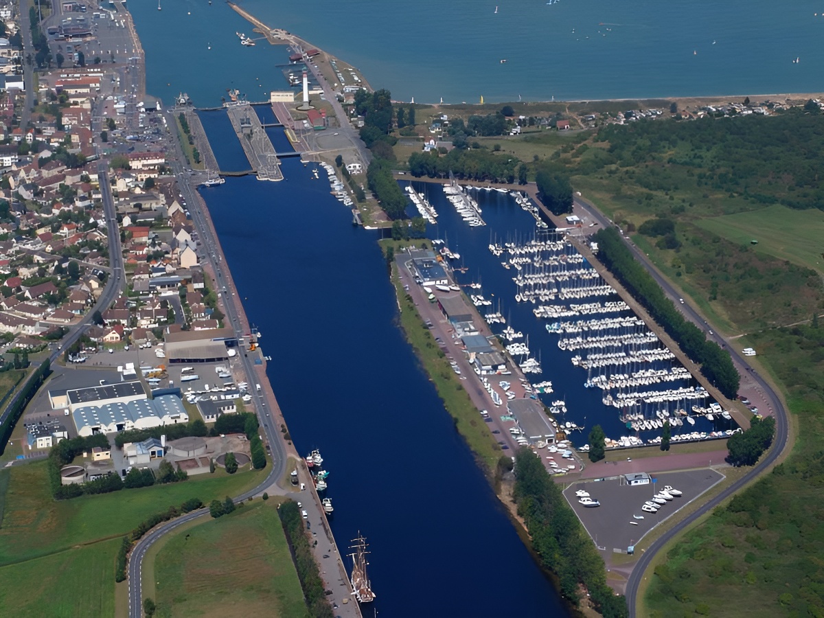 © S. GuichardOuistreham - Port-de-Plaisance-Vue-aérienne