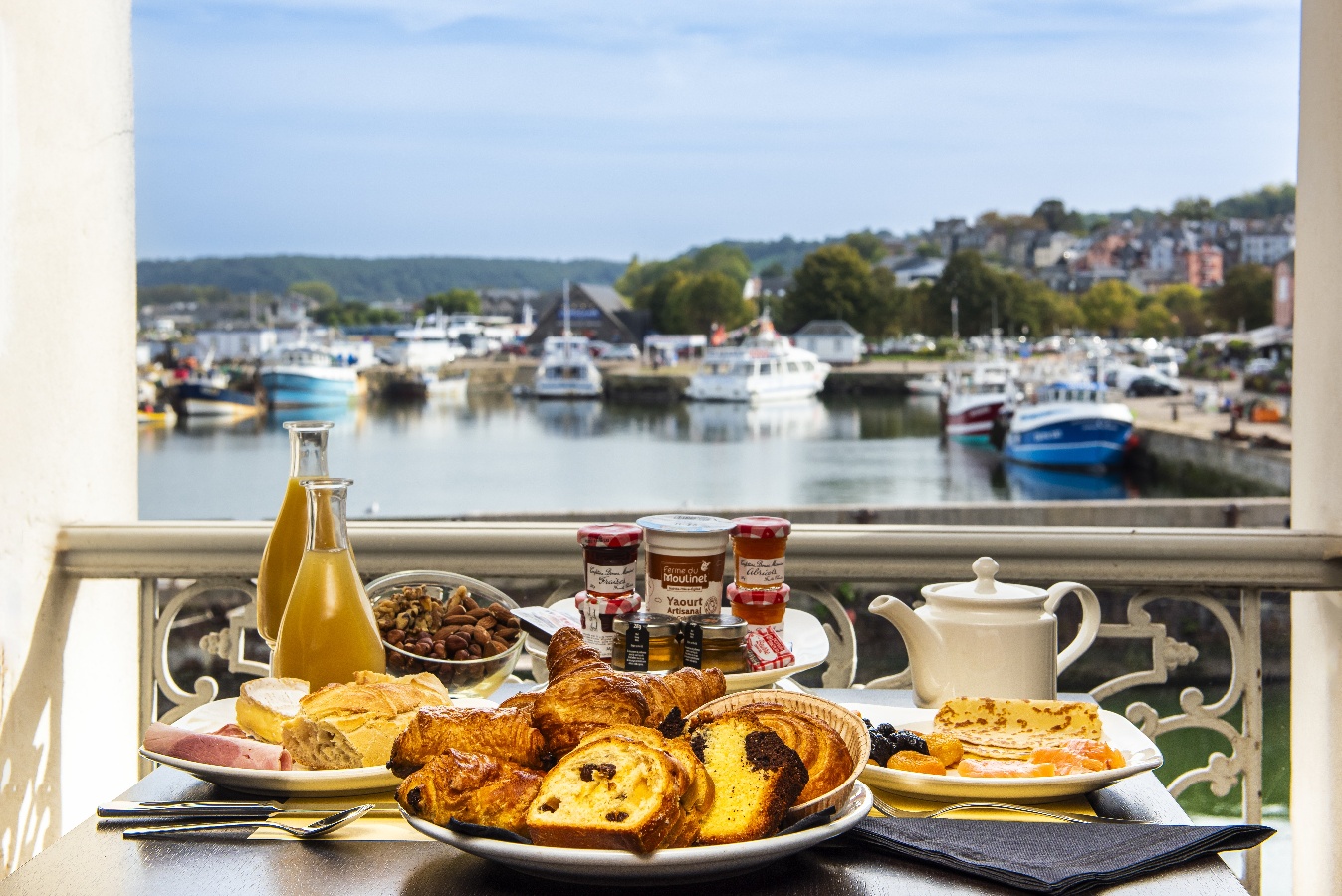 Le Cheval BlancPetit Déjeuner - Honfleur