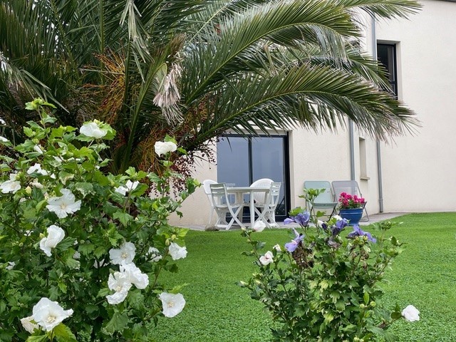 PROPRIÉTAIREequeurdreville-hainneville-gite-des-petits-clos-0