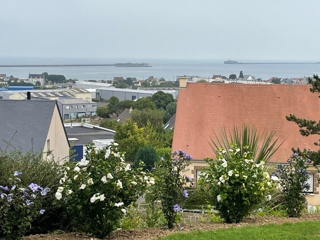 PROPRIÉTAIREequeurdreville-hainneville-gite-des-petits-clos-1