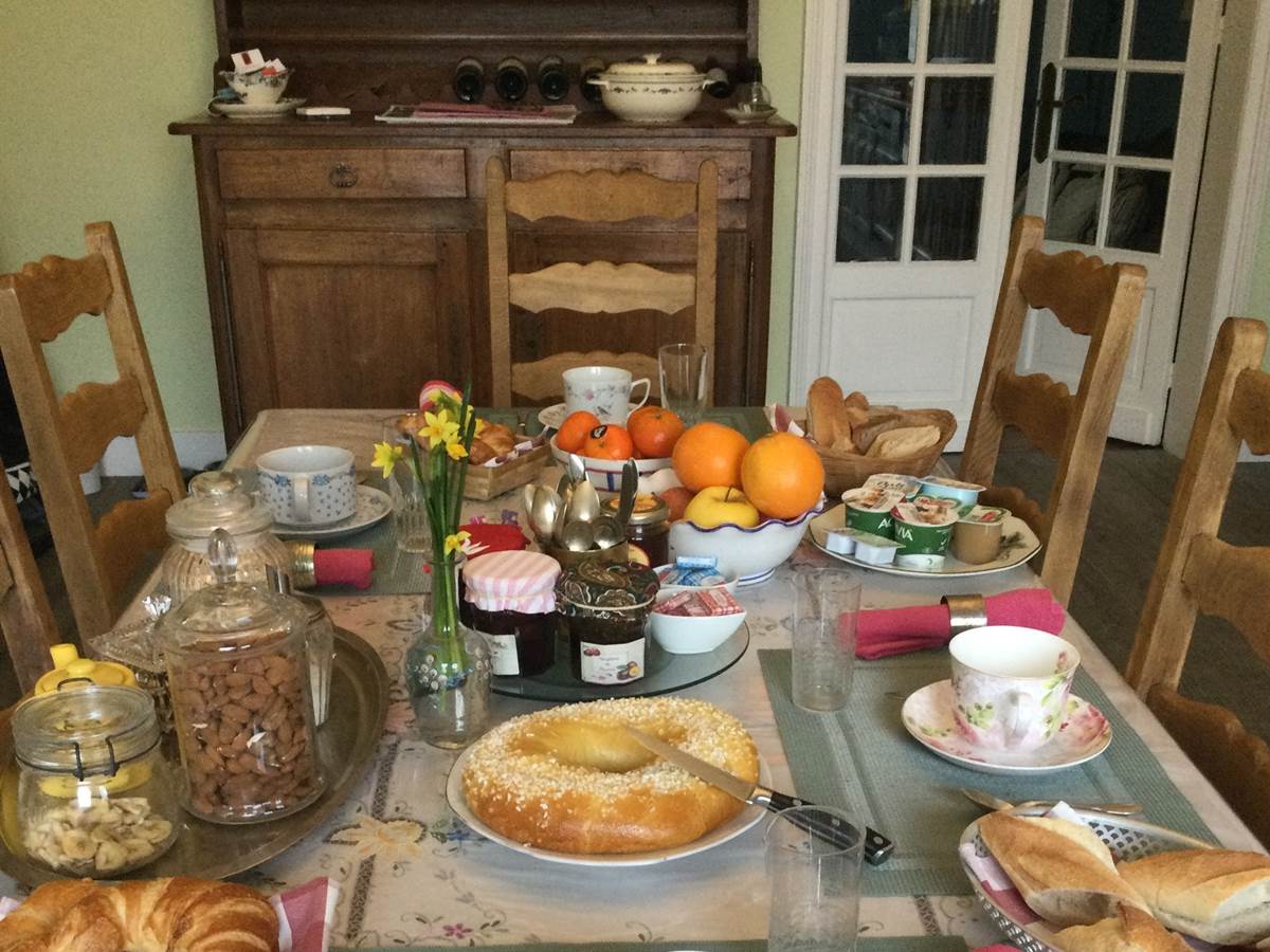 GDF40petit dejeuner Chambre d'hôtes de la Croix Blanche à Dax avec Gîtes de France La