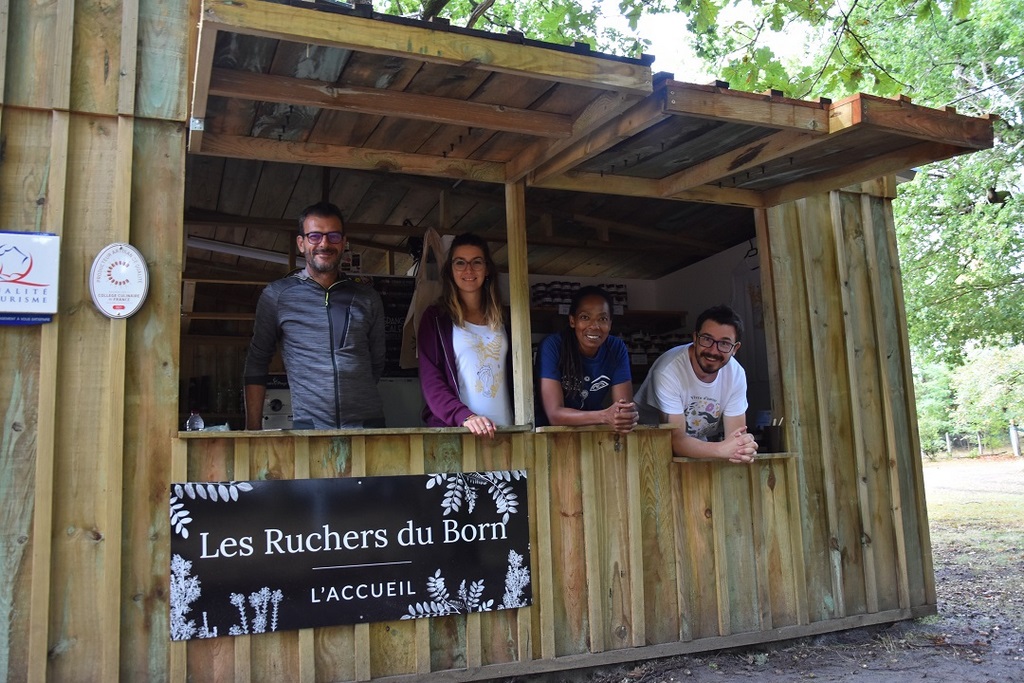 Ruchers du bornPhoto Equipe des Ruchers du Born (Copier)