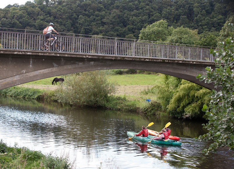 Studio GuézouPhoto N°2_studio Gu+®zou -pont cyclo canoe-