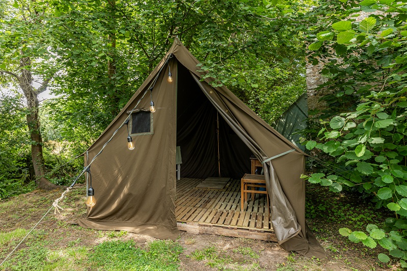 PROPRIETAIREpicauville-hebergement-insolite-the-field-camp-1