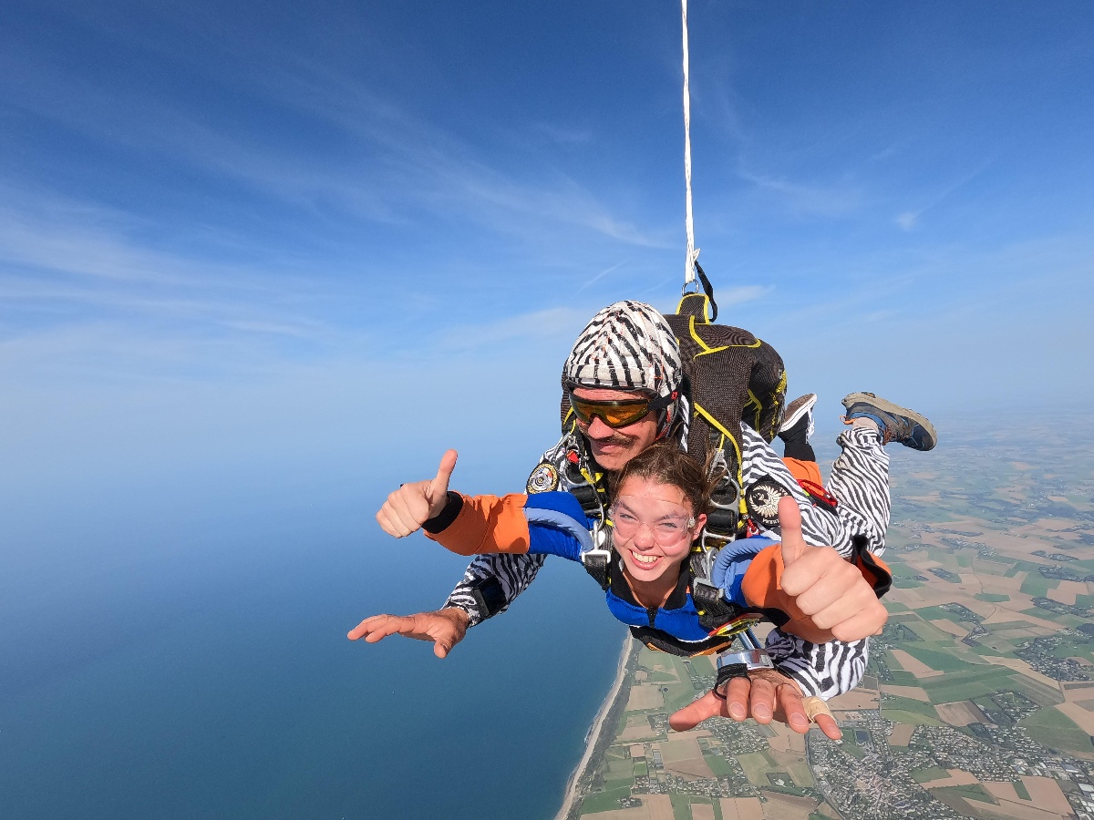 Abeille ParachutismePL Photo