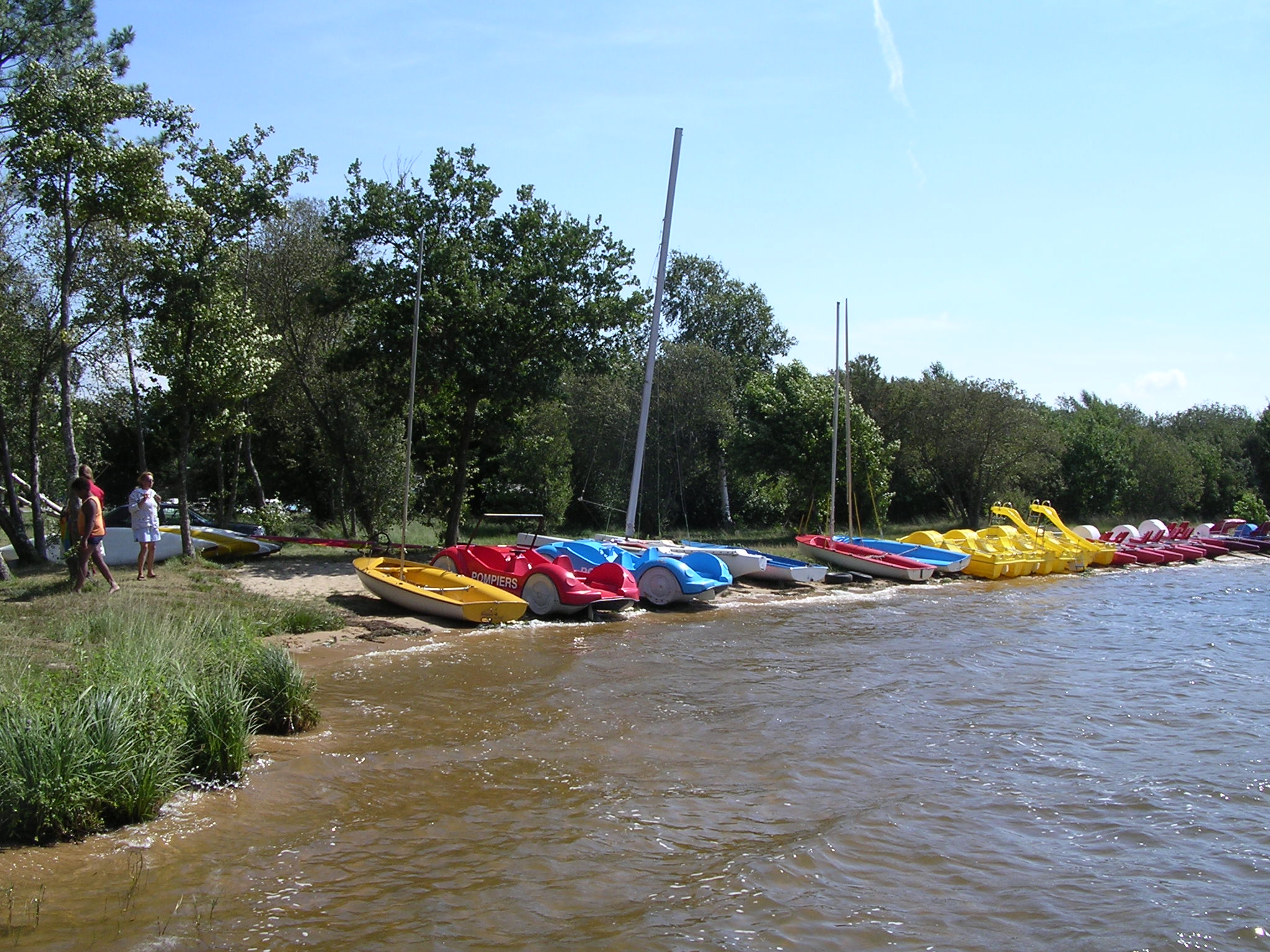 ste eulalie en bornplage-ste-eulalie-en-born-bateaux