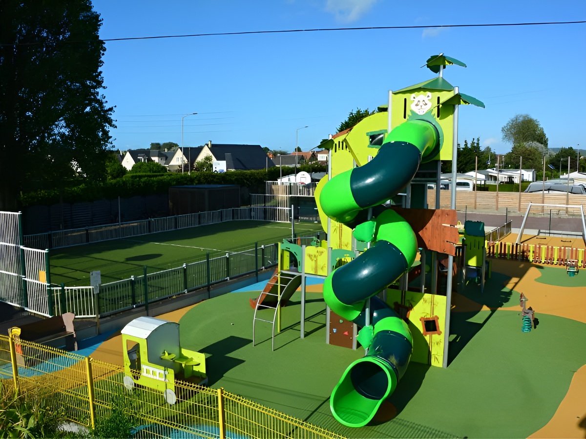 Camping la Pommeraie - Cabourgpommeraie-aire-de-jeux