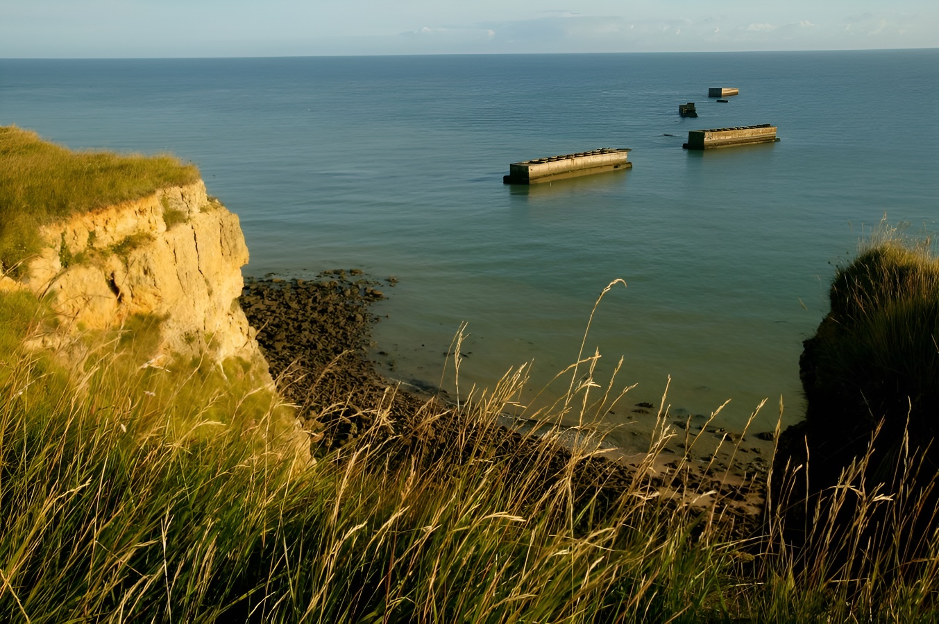 G.WAIT - OT Bayeux IntercomPort artificiel - vue des falaises de Tracy-sur-Mer