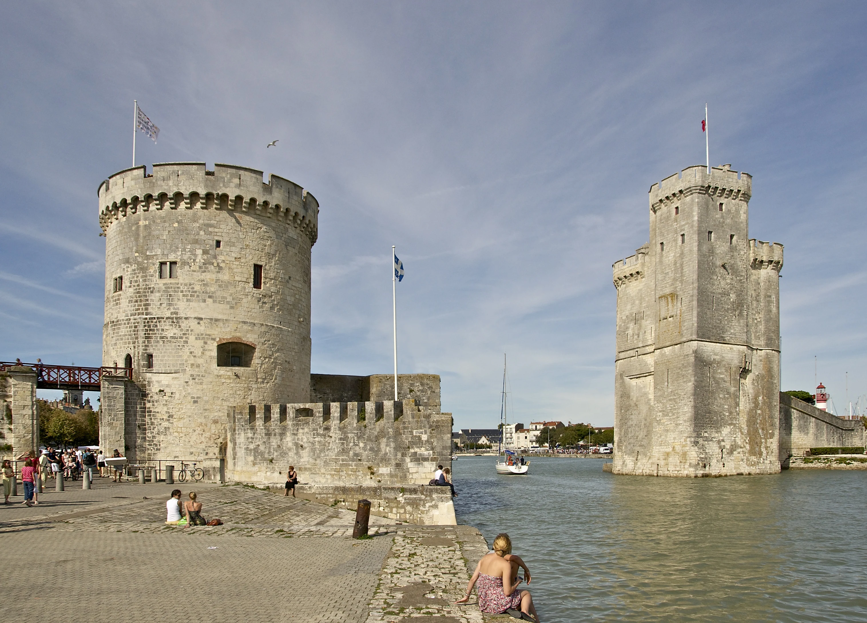 Port La Rochelle tours.jpg