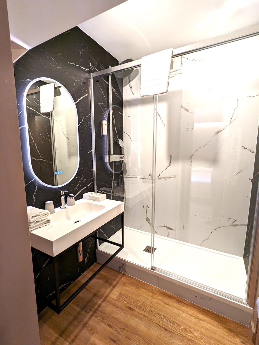 PropriétaireHôtel Le Fruitier_Salle de bain
