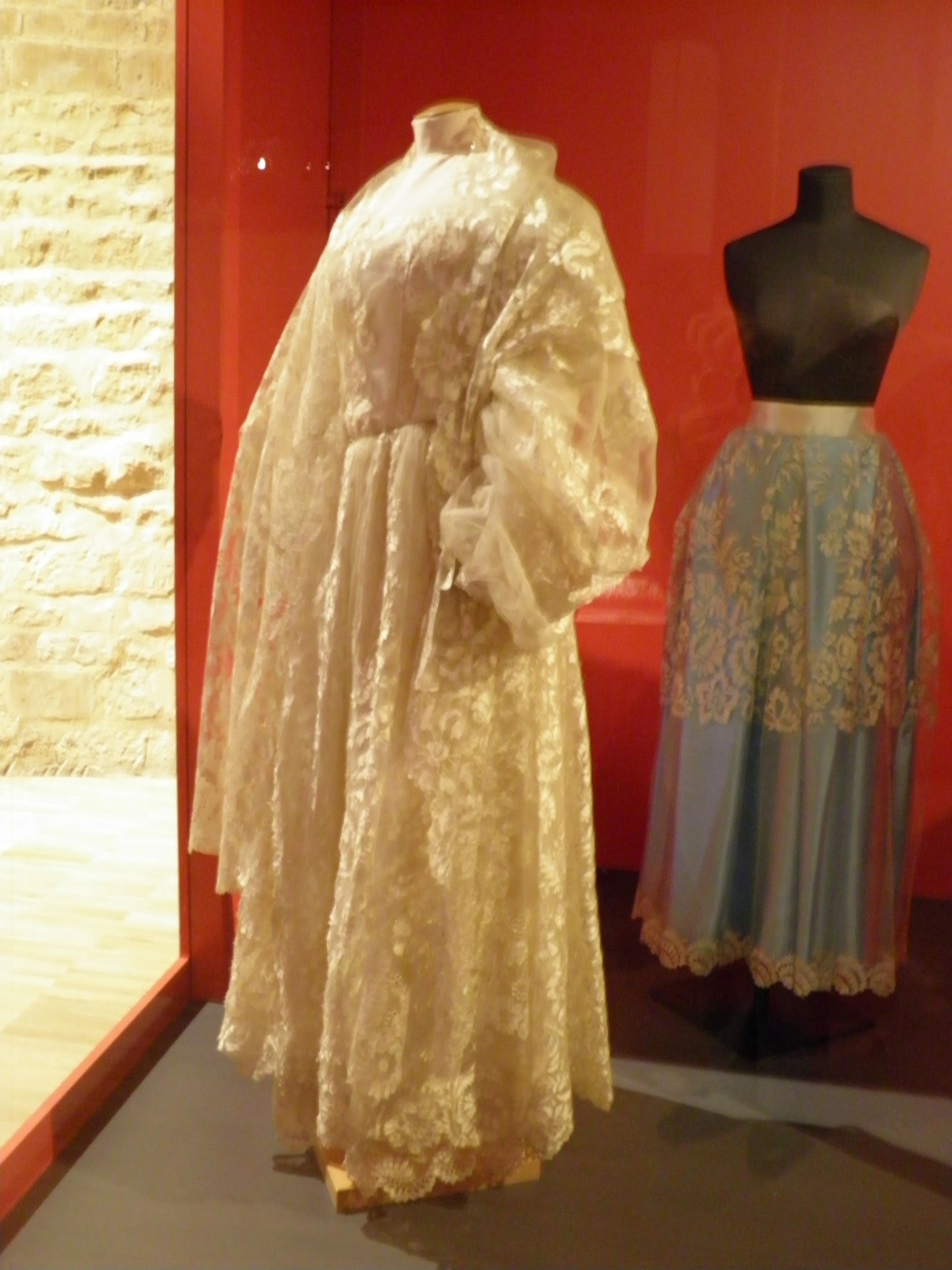 Robe de mariée Blonde de Caen de 1830
