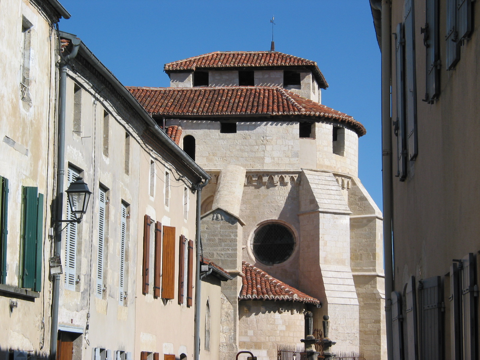 Copyright J.M TinarrageRoquefort - Eglise Ste Marie - Copyright J.M Tinarrage