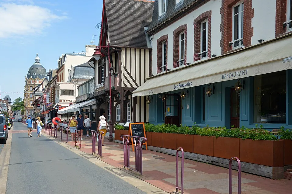 Rue des bains Houlgate