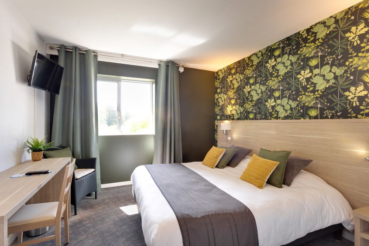 ©Brit Hôtel Le CygneSaint-Hilaire-du-Harcouet_Le_Cygne_Ch_Sup1