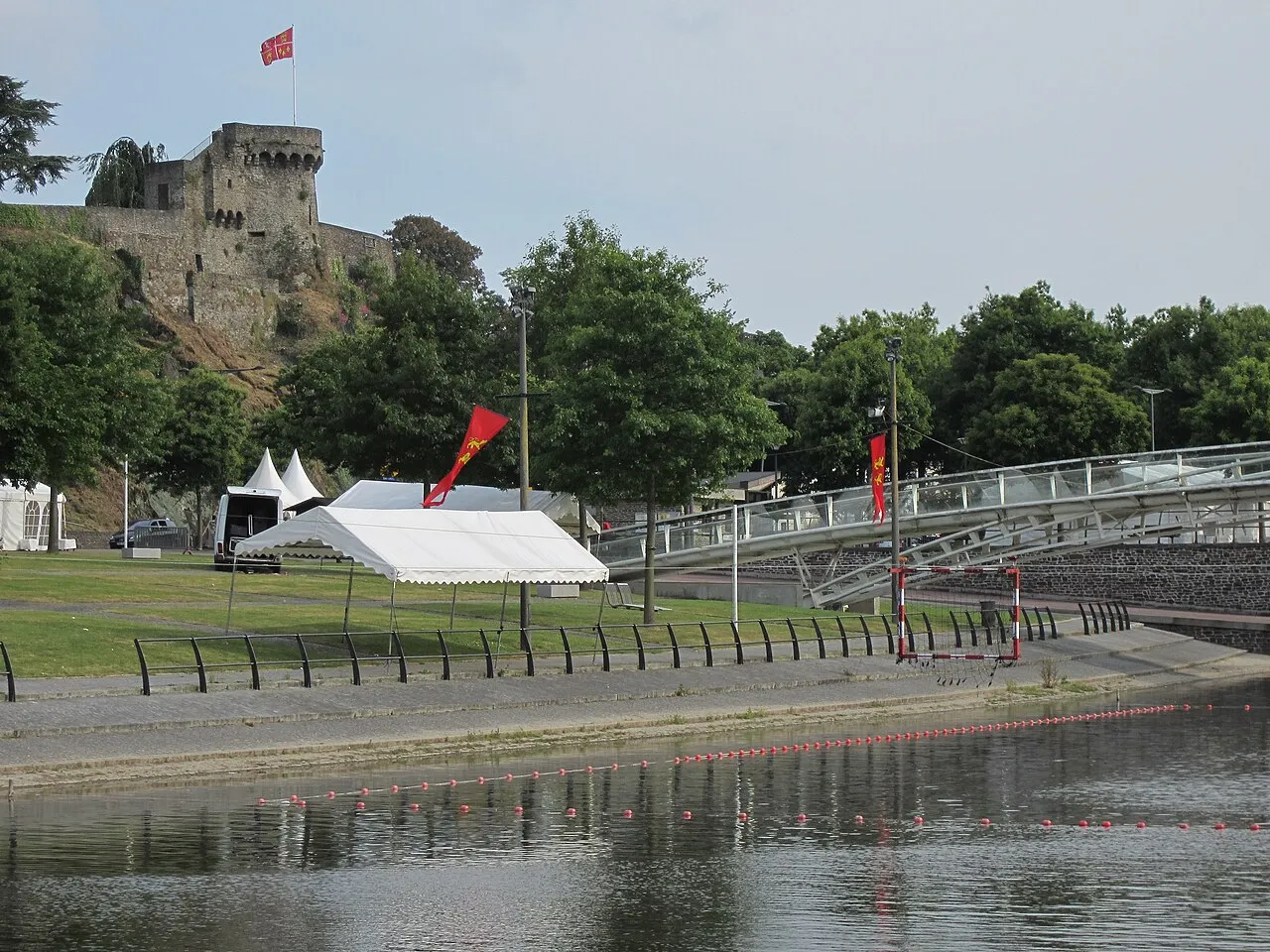 Saint-Lô - Remparts et plage verte