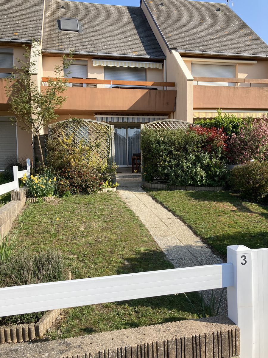 PROPRIETAIREsaint-martin-de-brehal-meuble-residence-du-soleil-0