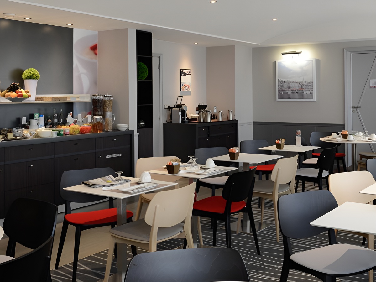 M. DesdoitsHôtel Mercure Honfleur - Salle de restaurant