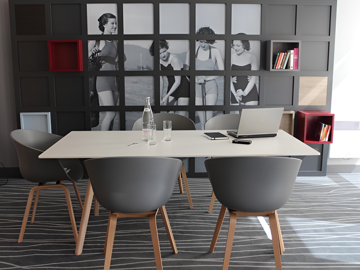M. DesdoitsHôtel Mercure Honfleur - Salon