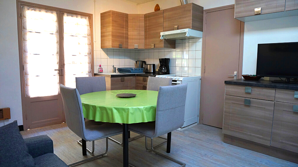 CABANNESsalon-cuisine-cabannes-2
